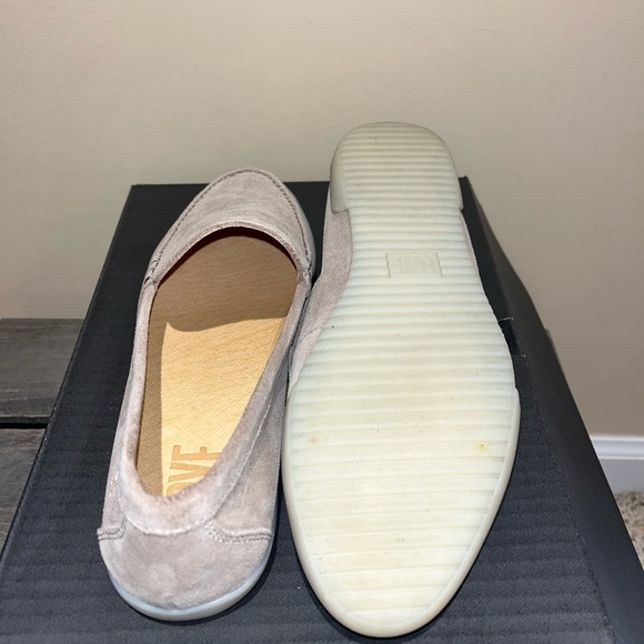 FRYE AND CO. Women's Suede Melanie Skimmer slip-on in Taupe Sz 7.5 - Picture 6 of 7